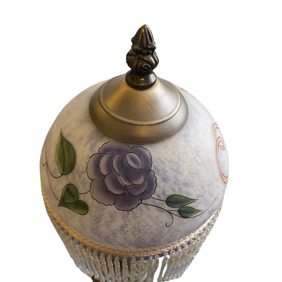 Vintage Hand Painted Rose Beaded Fringe Glass Shade Lamp Good Condition - Picture 4 of 9